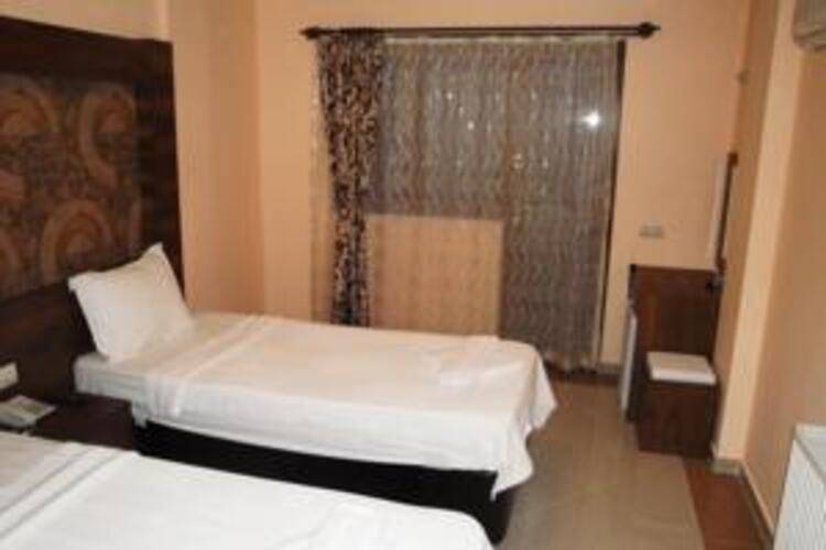 Kemper Dinara Hotel