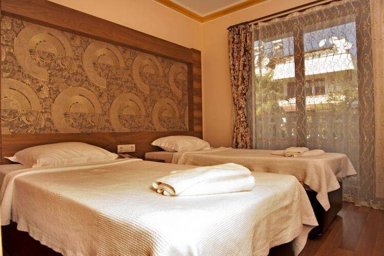 Kemper Dinara Hotel