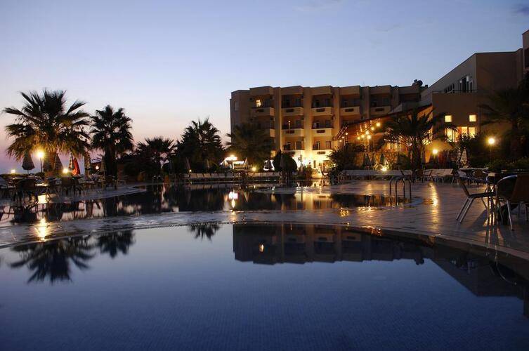 Aska Bayview Hotel