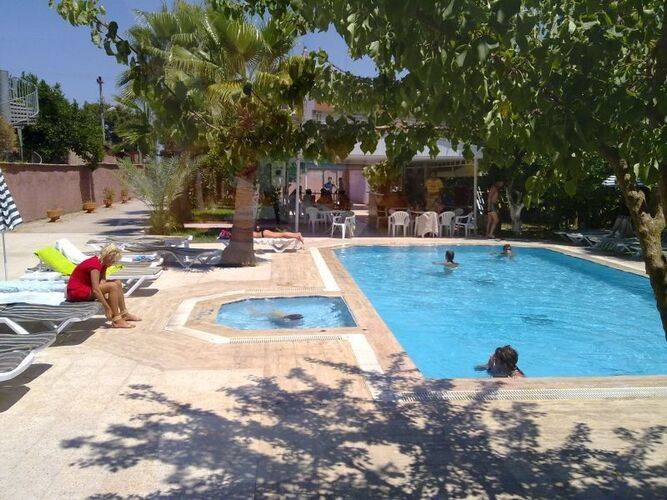 Derin Hotel