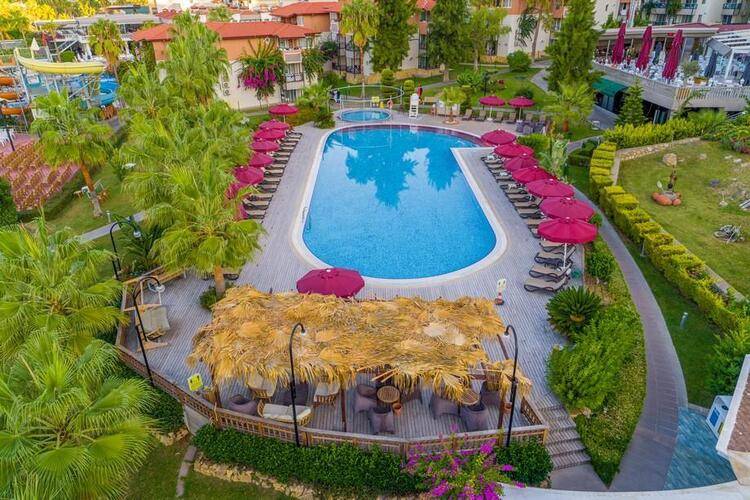 Justiniano Deluxe Resort Hotel