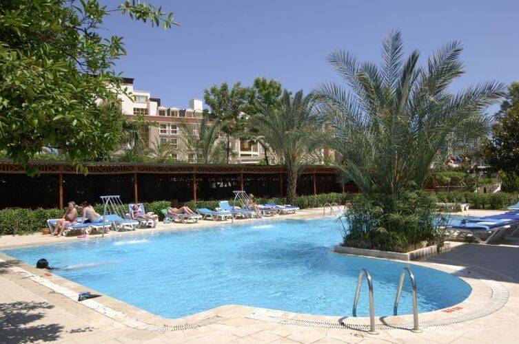 Rose Hotel