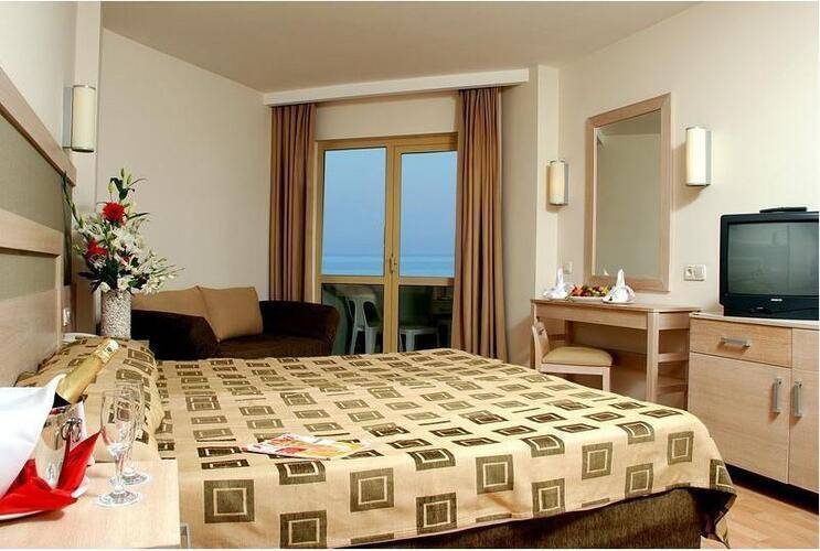 Side Breeze Hotel (Ex. Monachus Park)
