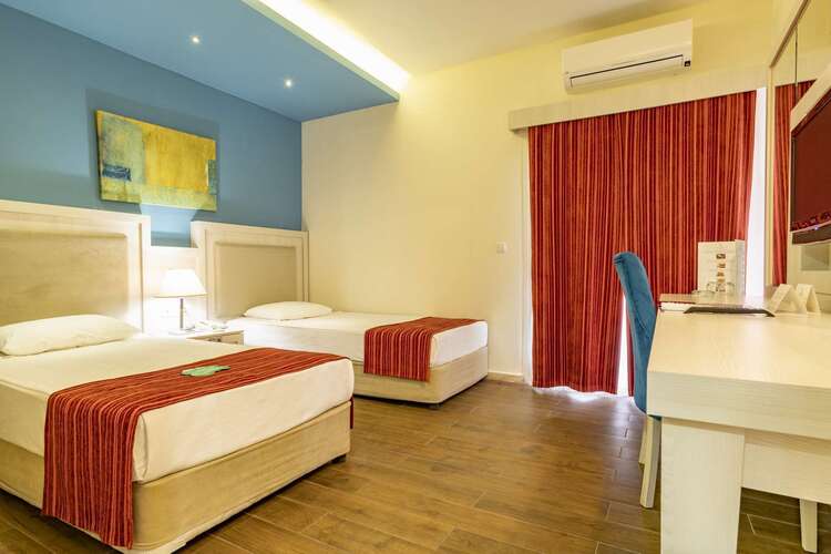 Queen's Park Goynuk Hotel