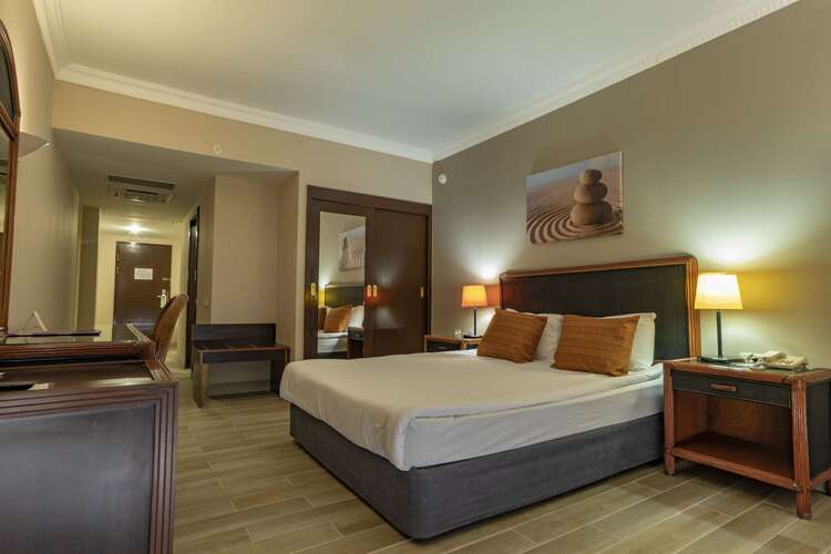 Queen's Park Goynuk Hotel