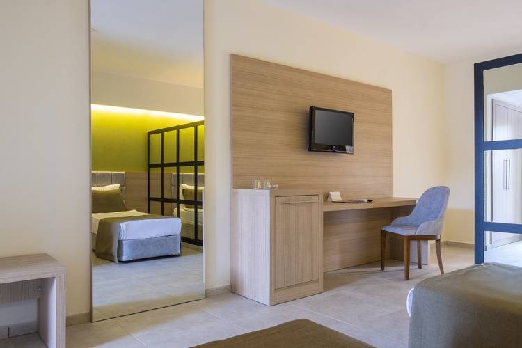 Queen's Park Goynuk Hotel