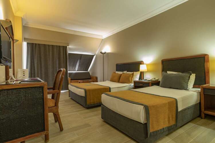 Queen's Park Goynuk Hotel