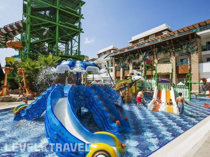 Фотография Crystal Waterworld Resort & Spa
