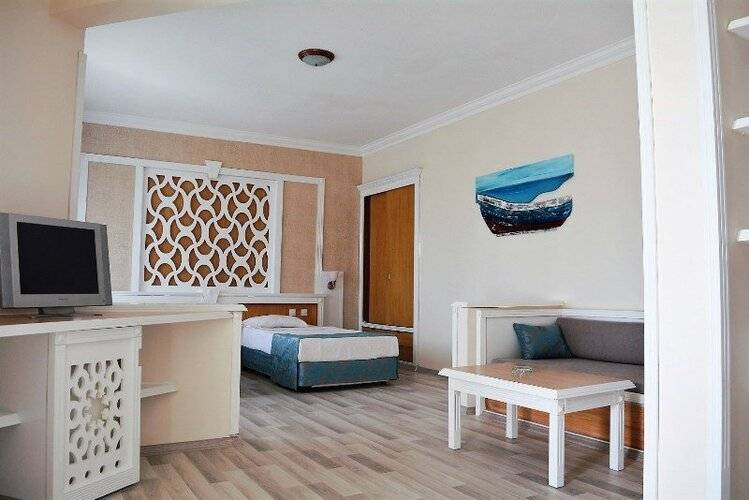 The Garden Beach Hotel (Ex. Ganita Garden Suite)