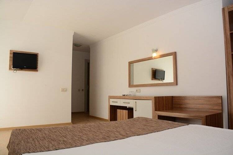 The Garden Beach Hotel (Ex. Ganita Garden Suite)