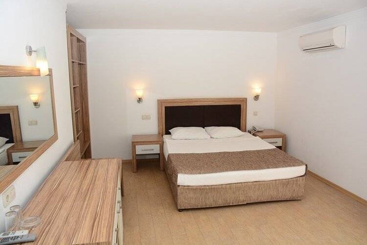 The Garden Beach Hotel (Ex. Ganita Garden Suite)
