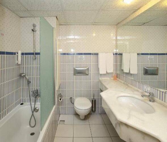 Julian Club Hotel