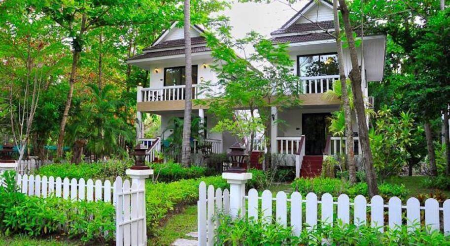Rayaburi Resort (Racha Island)