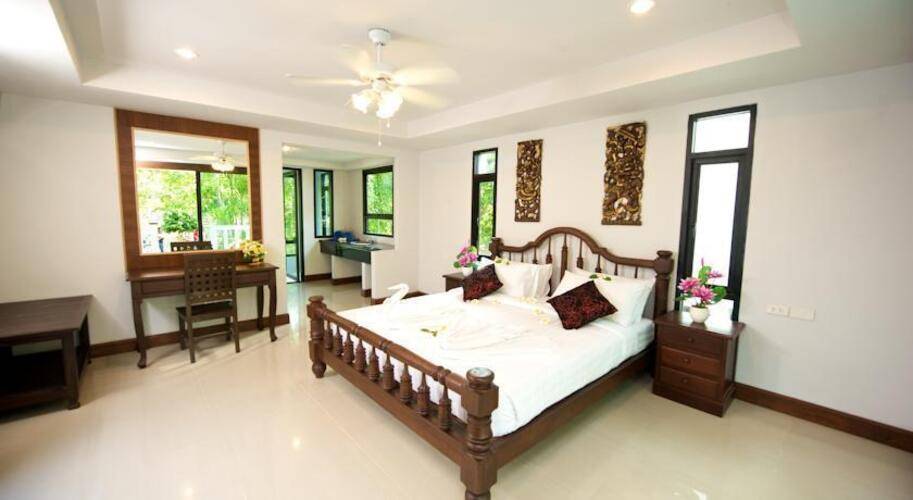 Rayaburi Resort (Racha Island)