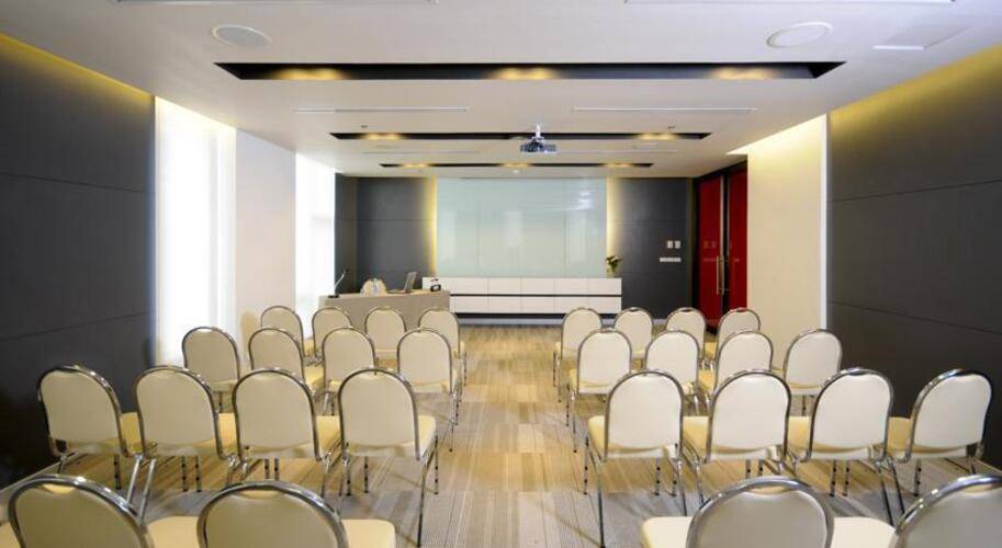 Ibis Bangkok Sukhumvit 4 (Ex. Ibis Bangkok Nana)