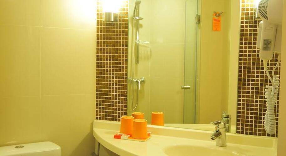 Ibis Bangkok Sathorn Hotel