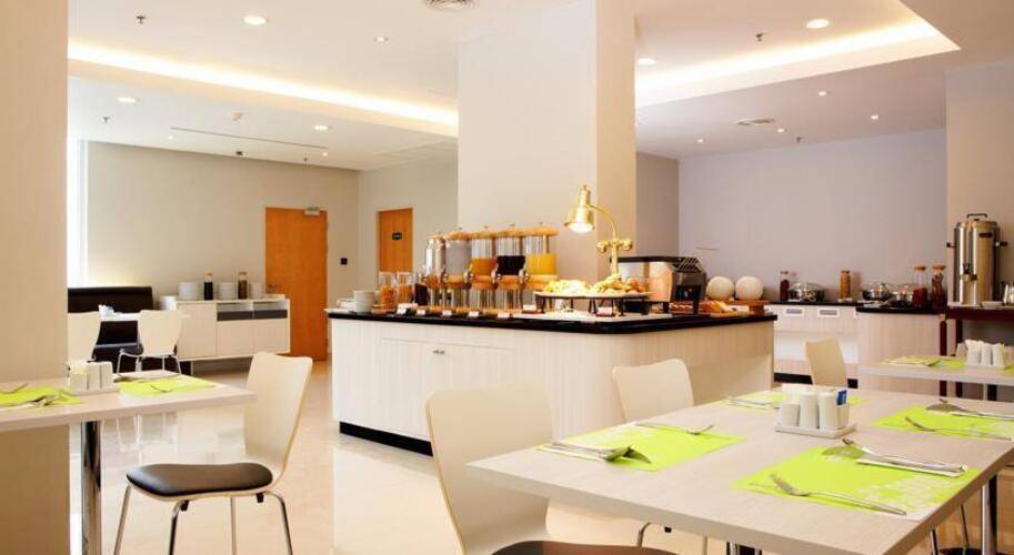 Ibis Bangkok Sathorn Hotel