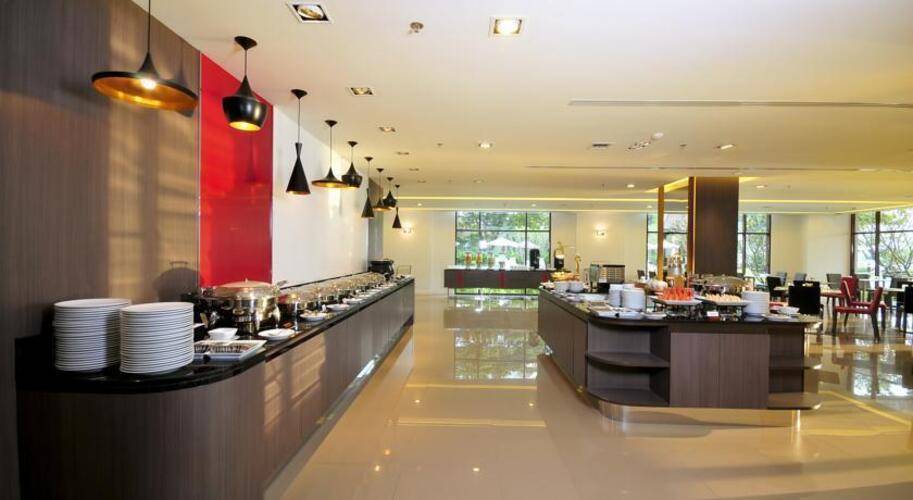 Ibis Bangkok Riverside