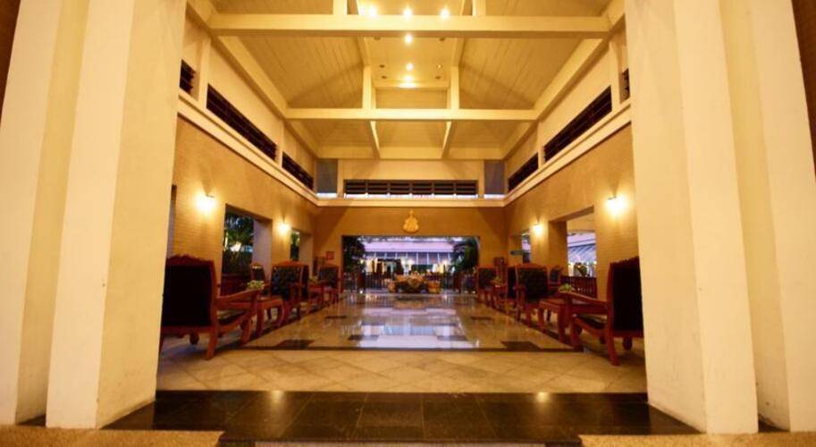 Eastern Grand Palace Hotel
