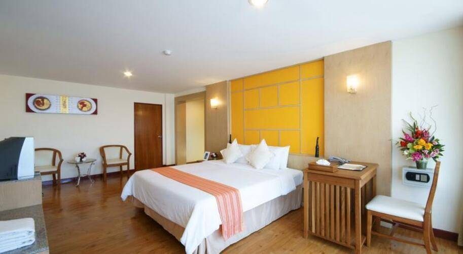 Eastern Grand Palace Hotel