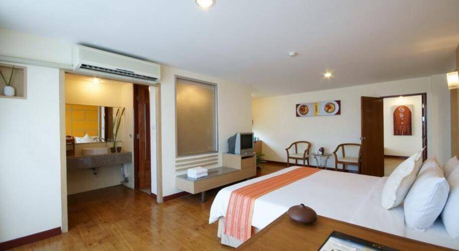 Eastern Grand Palace Hotel