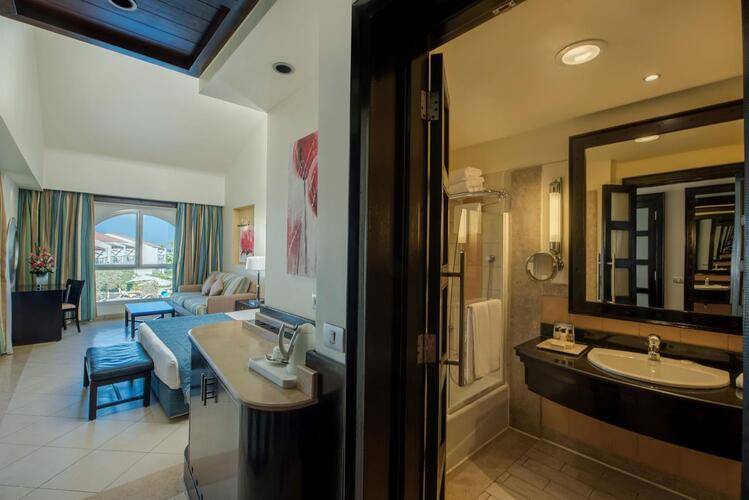 Reef Oasis Blue Bay Resort & Spa