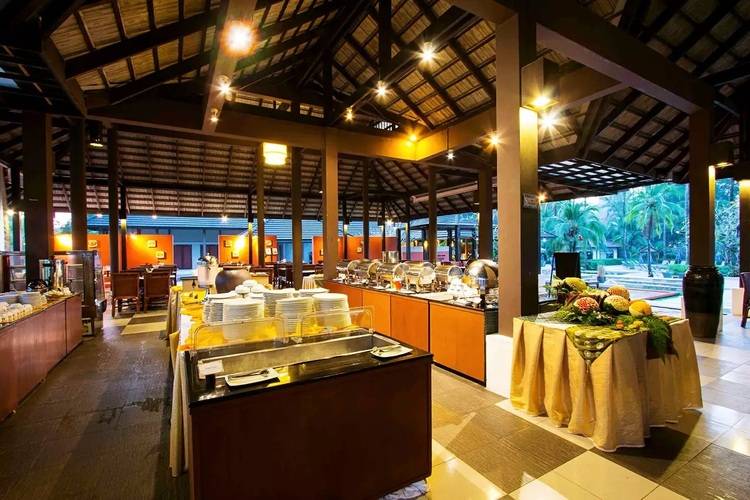 Palm Galleria Resort