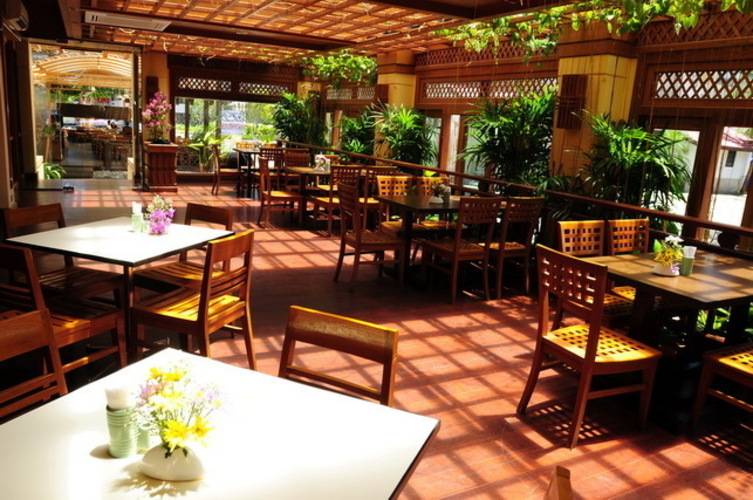Golden Beach Hotel