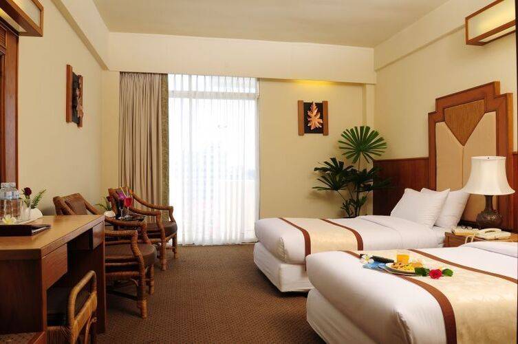 Golden Beach Hotel