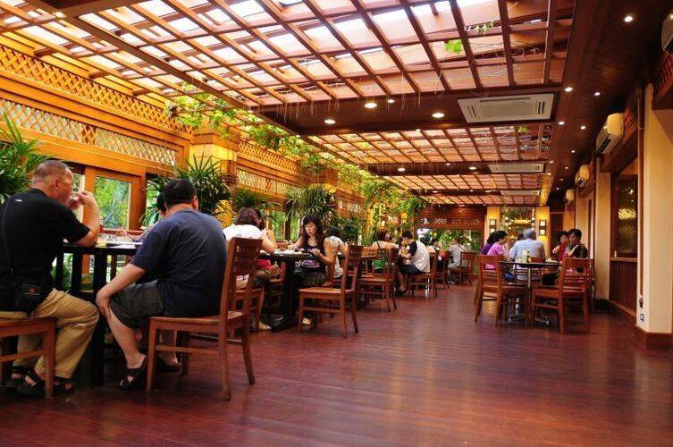 Golden Beach Hotel