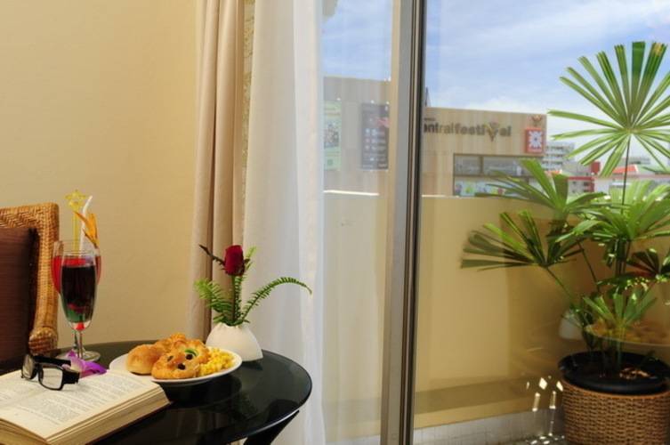 Golden Beach Hotel