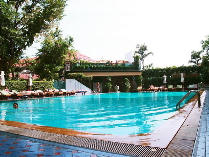 Golden Beach Hotel