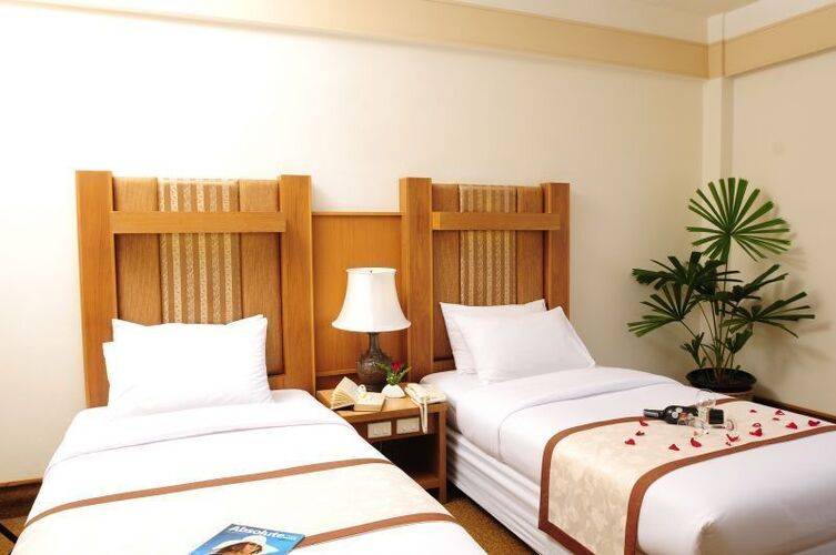 Golden Beach Hotel