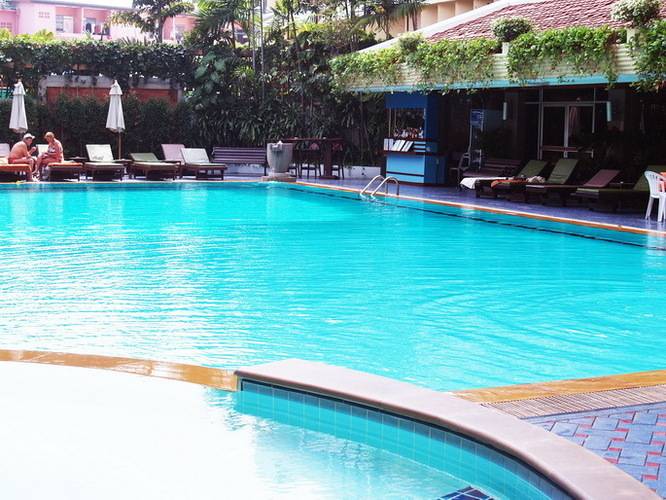 Golden Beach Hotel