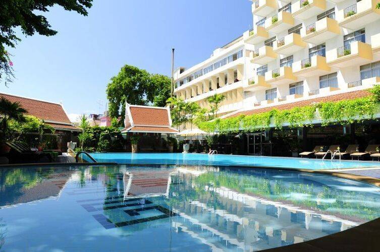 Golden Beach Hotel
