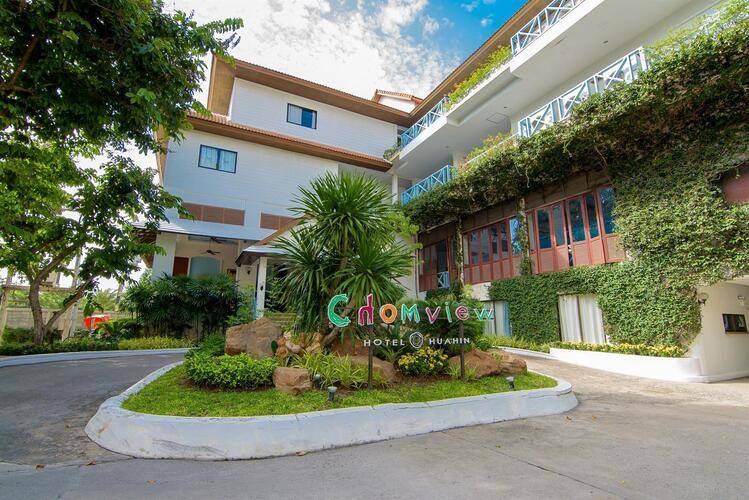 Chom View Hotel & Residences