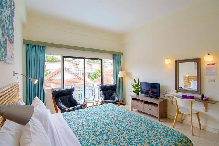 Chom View Hotel & Residences