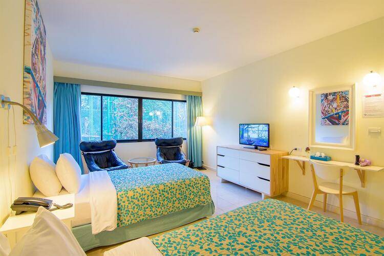 Chom View Hotel & Residences