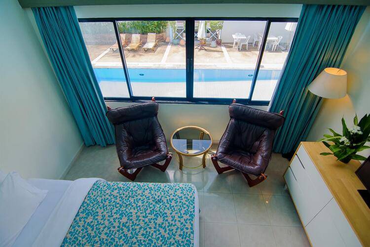 Chom View Hotel & Residences