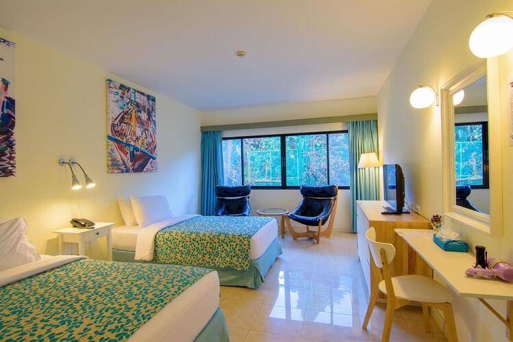 Chom View Hotel & Residences