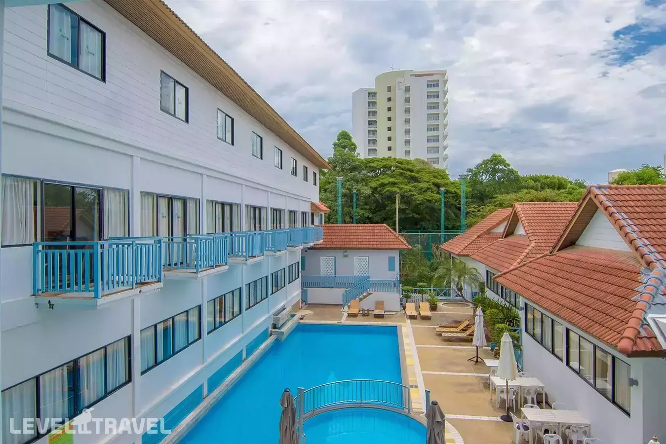 Chom View Hotel & Residences