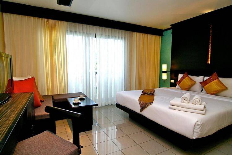 Rattana Beach Hotel