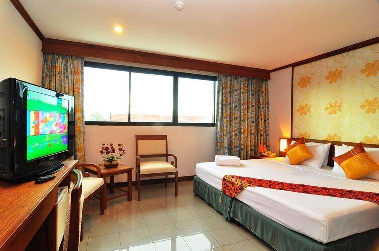 Rattana Beach Hotel