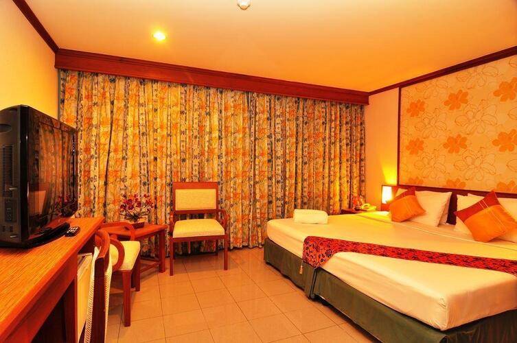 Rattana Beach Hotel