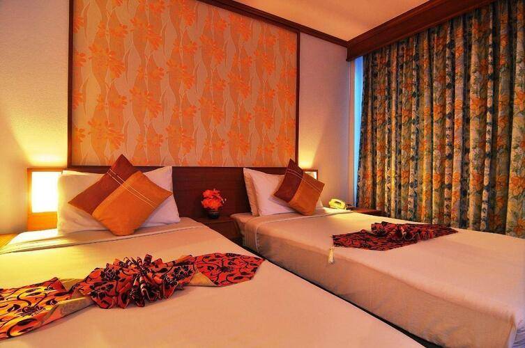 Rattana Beach Hotel