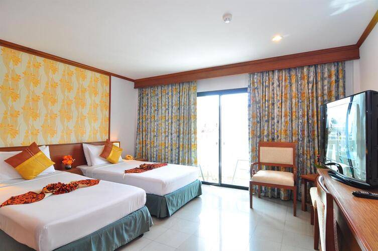 Rattana Beach Hotel