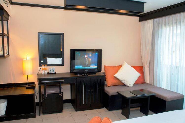 Rattana Beach Hotel