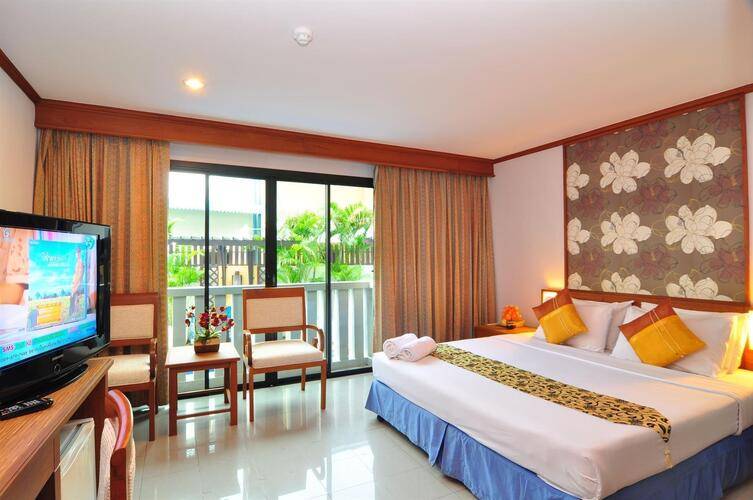 Rattana Beach Hotel