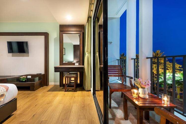 The Jomtien Twelve Boutique Hotel