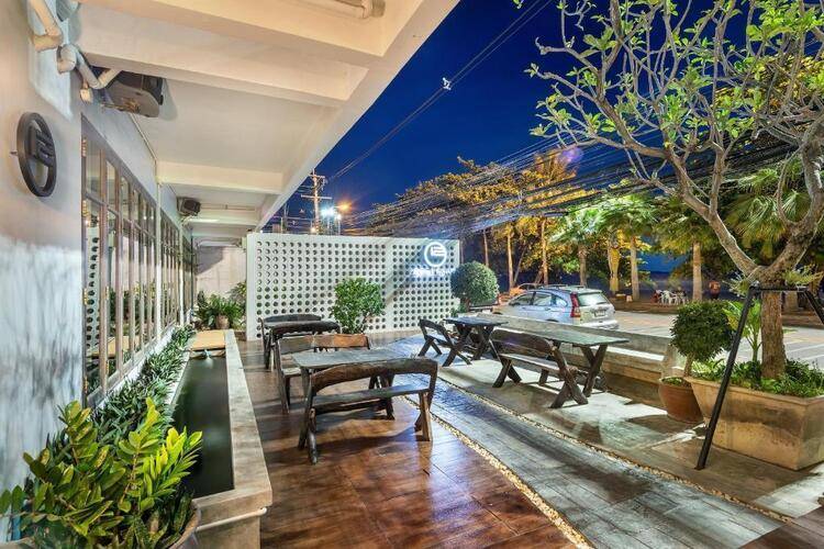 The Jomtien Twelve Boutique Hotel